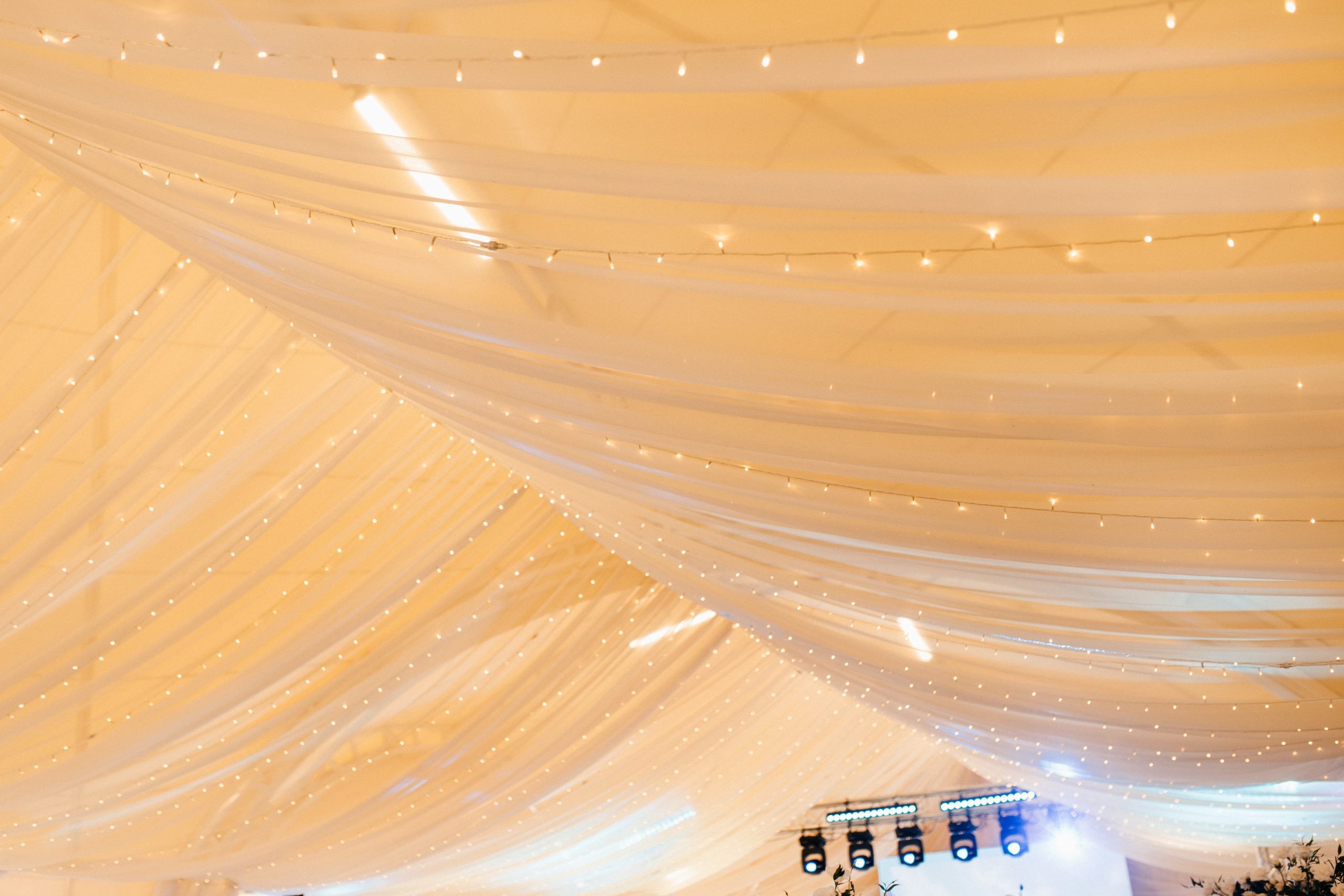 Banquet hall for weddings, banquet hall decoration, atmospheric decor